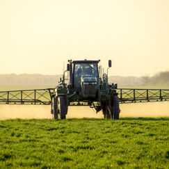 En finir avec le glyphosate 37 organisations de la société civile prennent Emmanuel Macron au mot en le pressant de l’interdire en Europe En finir avec le glyphosate 37 organisations de la société civile prennent Emmanuel Macron au mot en le pressant de l’interdire en Europe